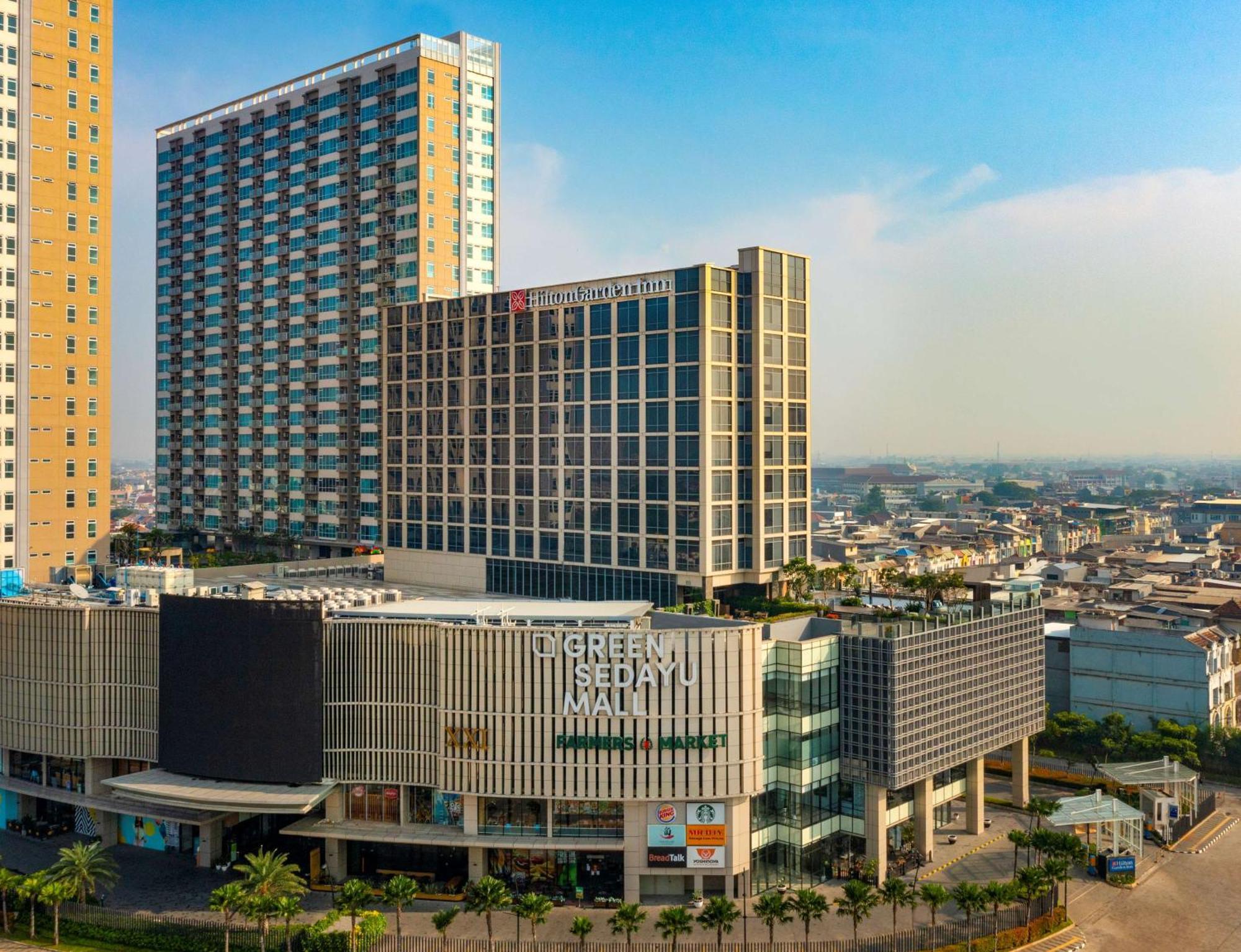 Hilton Garden Inn Jakarta Taman Palem Exterior photo